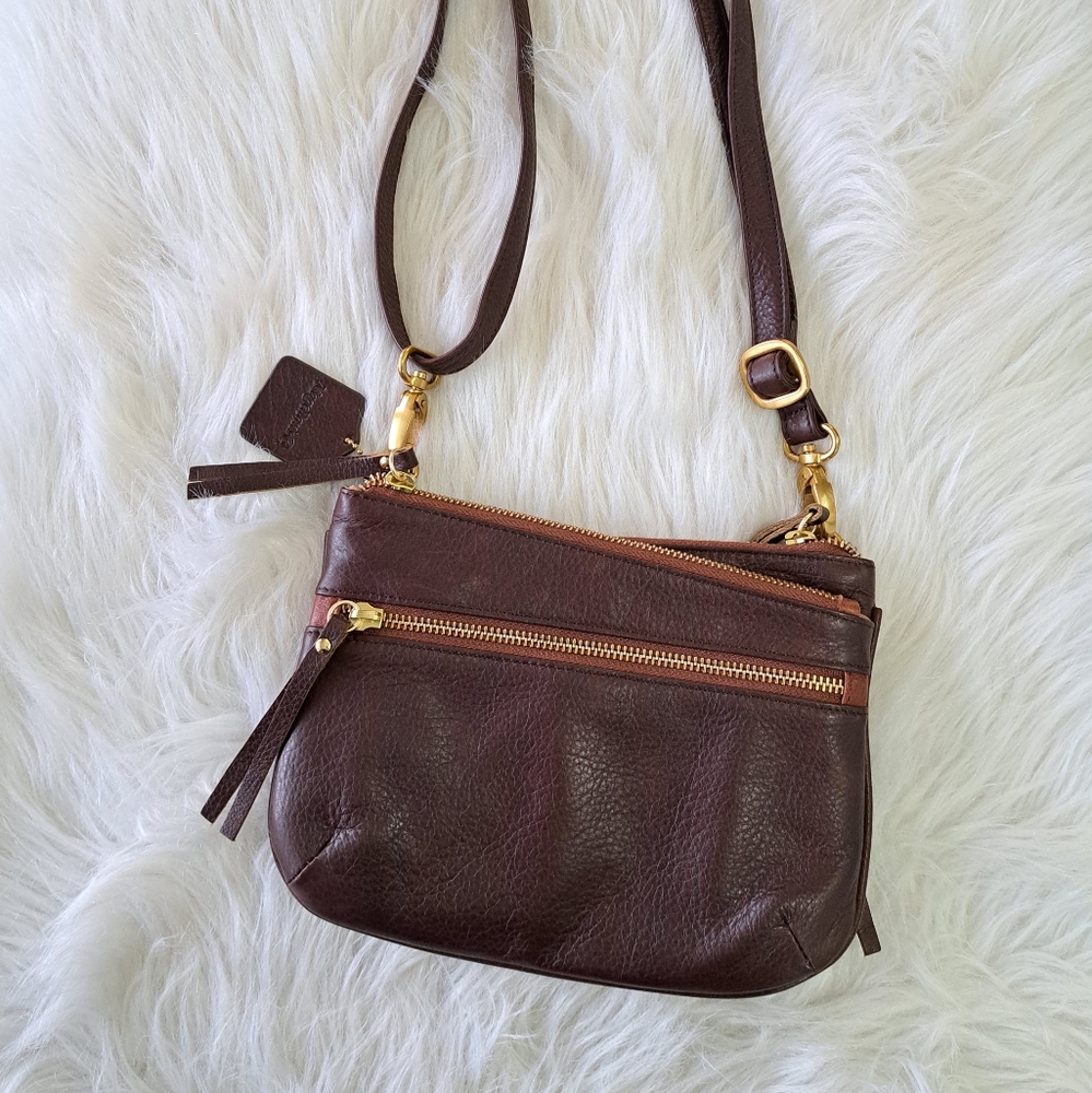 NICE. Sm leather Magellan shoulder/crossbody bag
